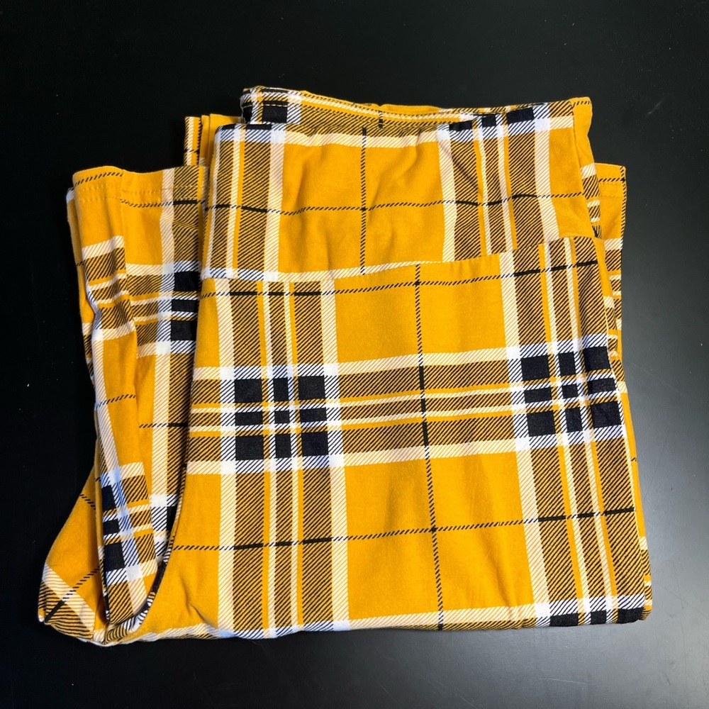 Yellow and black plaid flare leggings